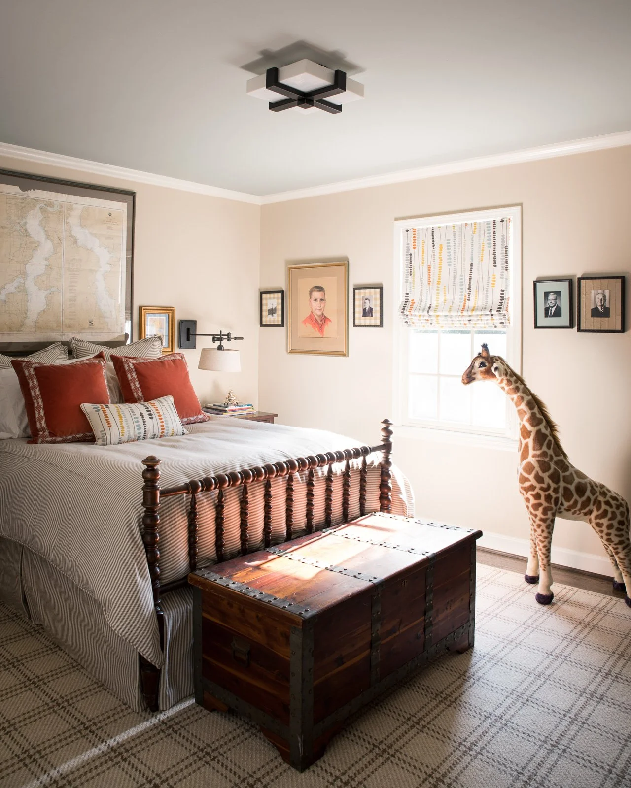 Adventure Awaits! This cozy retreat designed for big dreams balances youthful spirit and timeless heritage.🦒🗺️

#InteriorDesign #LuxuryDesign #BedroomDesign #KidsRoomInspo #DesignInspiration #HomeInspo #CarolineBrackettDesign