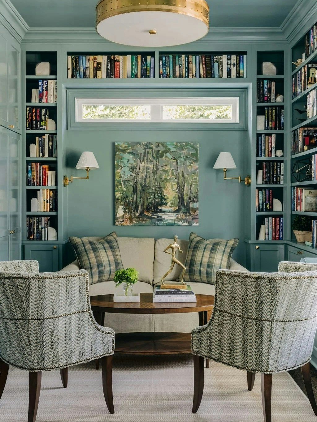 A reading nook that steals the show 🤎

Builder: @evergreencustomconstruction
Photographer: @_emilybolt

#DesignForLiving #InteriorInspiration #carolinebrackettdesign