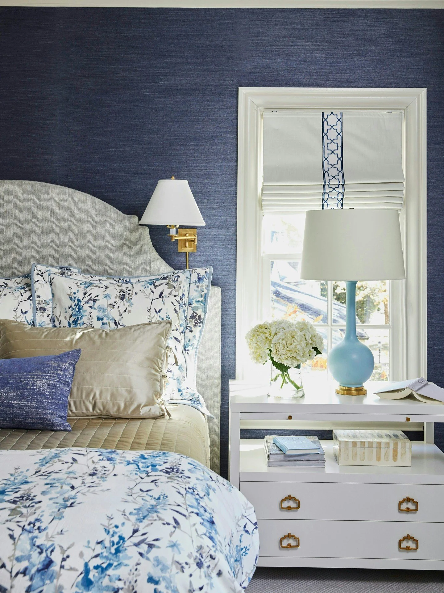 ☁️🌿Crisp whites and blue florals bringing a much-needed breath of spring.

#LuxuryInteriors #BedroomDesign #SereneBedroom #BlueAndWhiteDecor #TimelessElegance #DesignInspiration #CarolineBrackettDesign