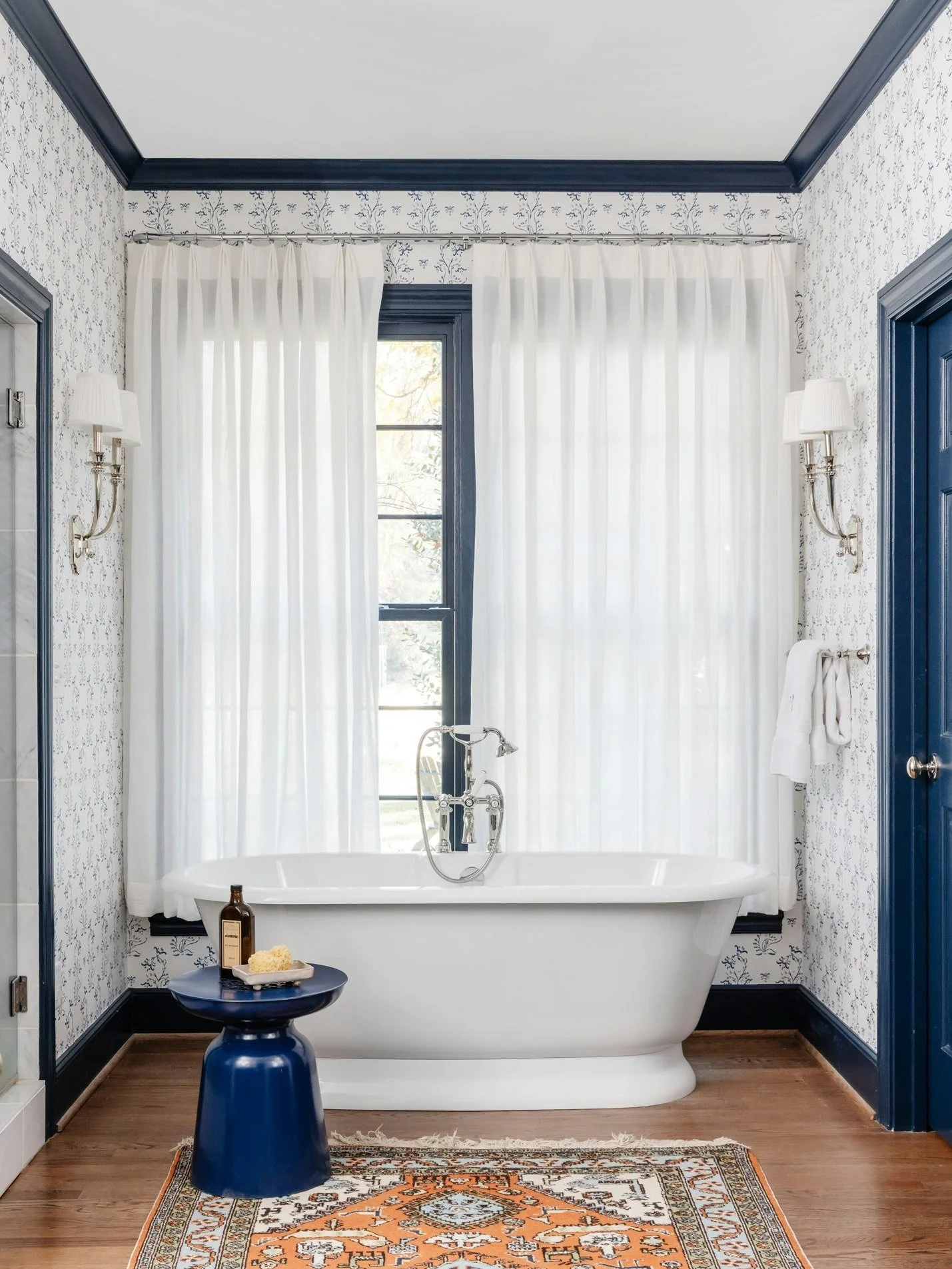 The Bold &amp; The Blue. From deep navy trim accents and rich, saturated tile to stunning @graciestudio for @weezietowels, we&rsquo;re leaning into the moody side of spa-inspired bathroom design.

#LuxuryBathrooms #InteriorDesign #BathroomDesign #Blu