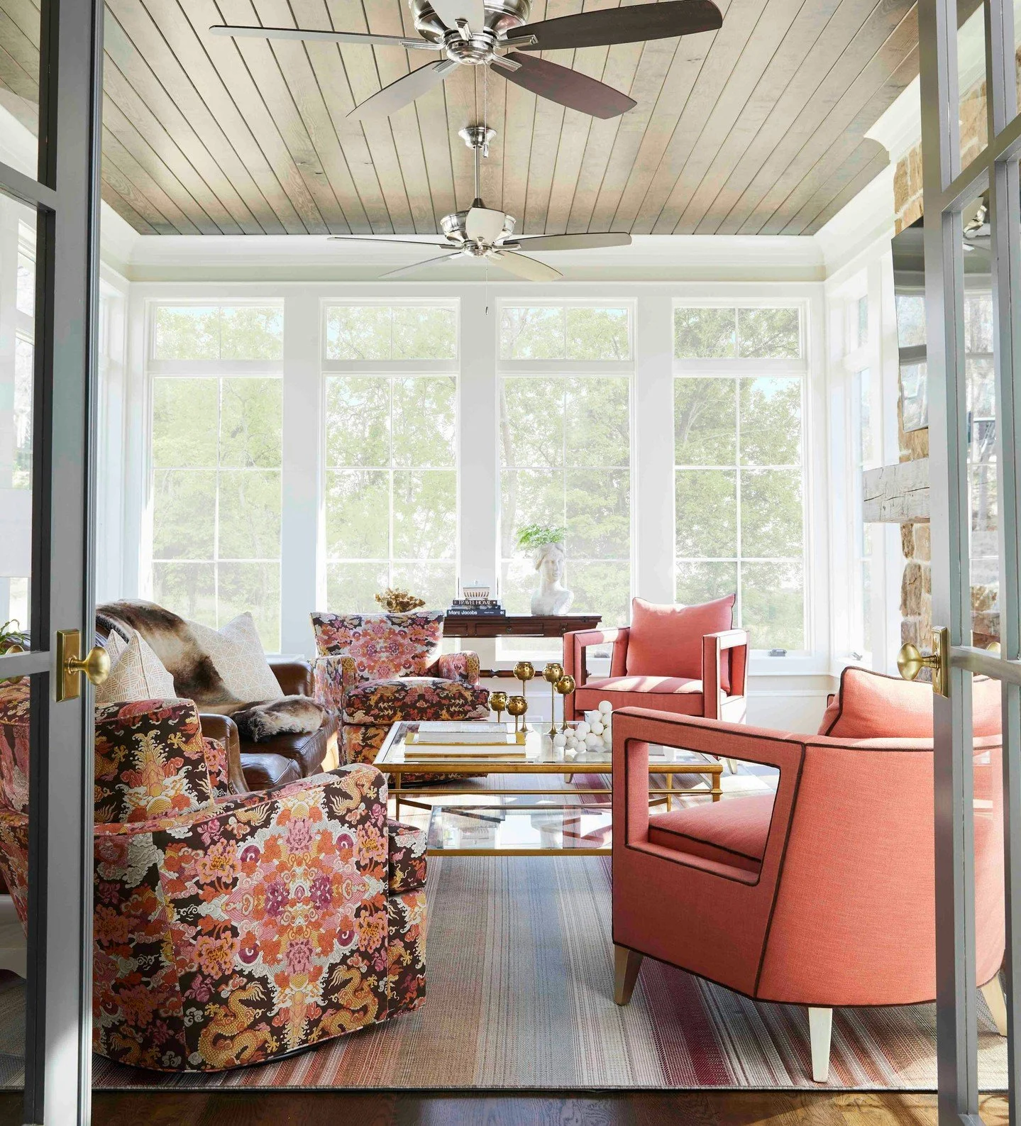 A sunroom where light, pattern, and color create a space that feels bright and welcoming.

Photographer: @_emilybolt

#LuxuryInteriorDesign #HighEndInteriors #SunroomDesign #LayeredLiving #DesignInspiration #ADWorthy #CarolineBrackettDesign