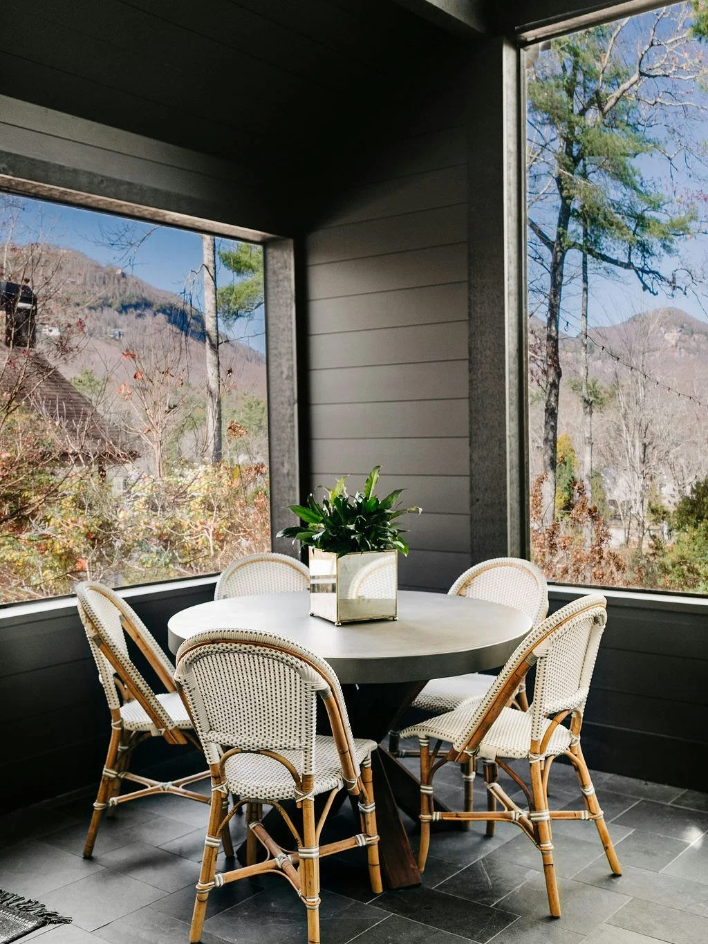 A home defined by contrast, where light moves through darker spaces and everything feels balanced.

Photographer: @_emilybolt

#LuxuryInteriorDesign #HighEndInteriors #LayeredLiving #DesignInspiration #ADWorthy #CarolineBrackettDesign