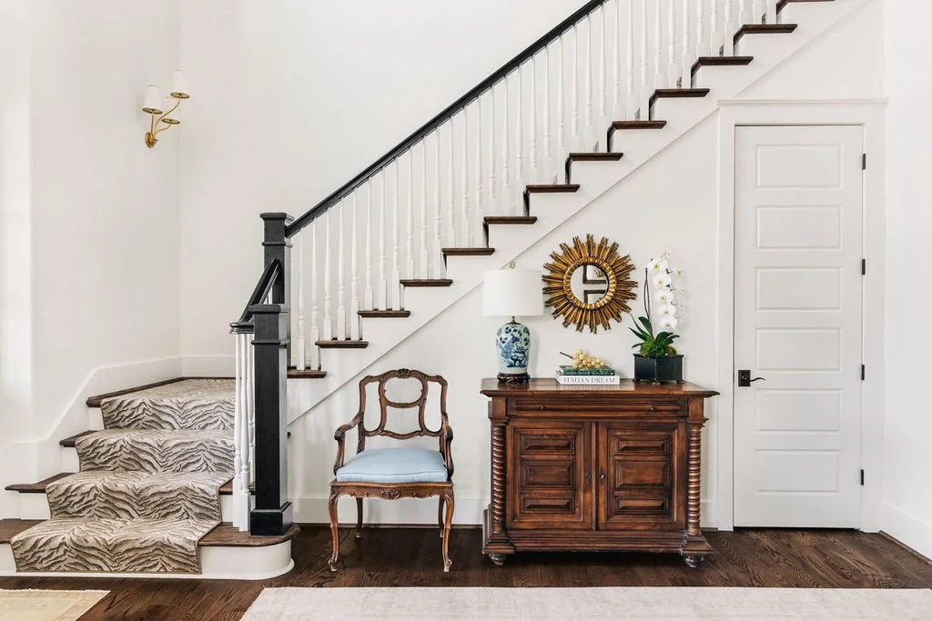 First impressions matter.

Photographer: @_emilybolt

#InteriorDesigner #EntryWayDesign #FoyerDesign #TraditionalHomeDecor #DesignInspiration #CarolineBrackettDesign