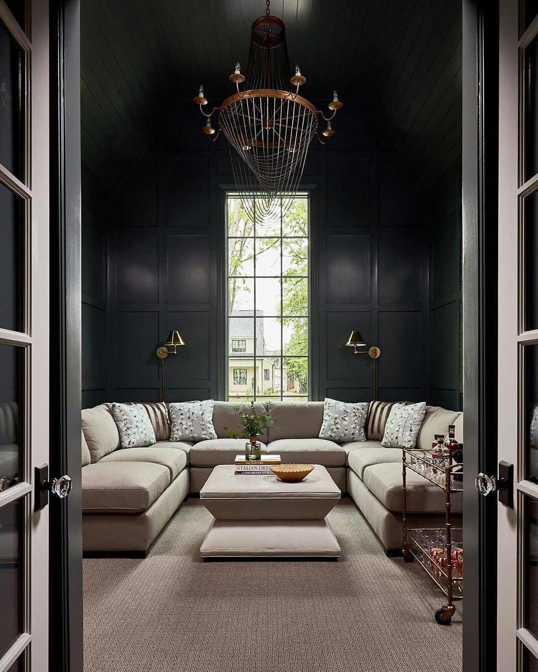 Dark, moody, and impossibly cozy. The ultimate spot to unwind. 🖤

#InteriorDesign #DarkHuedWalls #MoodyInteriors #SanctuaryDesign #HighEndInteriorDesign #CarolineBrackettDesign