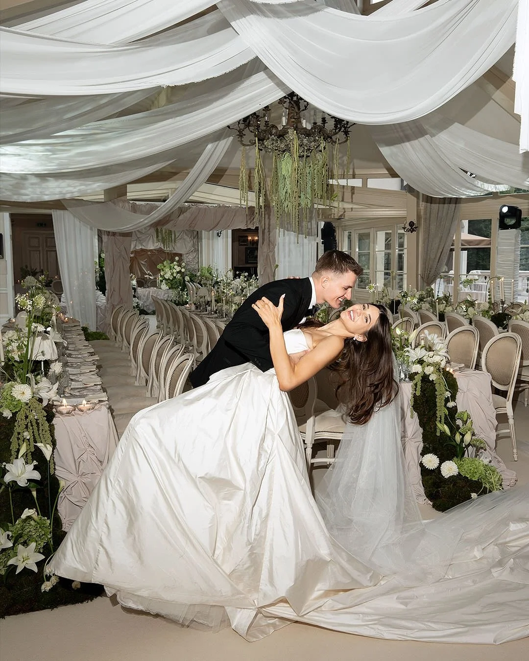 Laughter, beauty, and a touch of magic: Kaja &amp; Aleks at Tłokinia Palace

planner: @tak.inaczej.wedding.planner
decor: @polishlus_event_stylists
photography: @ritualsfoto
video: @marrymestudio
live music: @stagefever_byadamkram
lighting: @houseofl