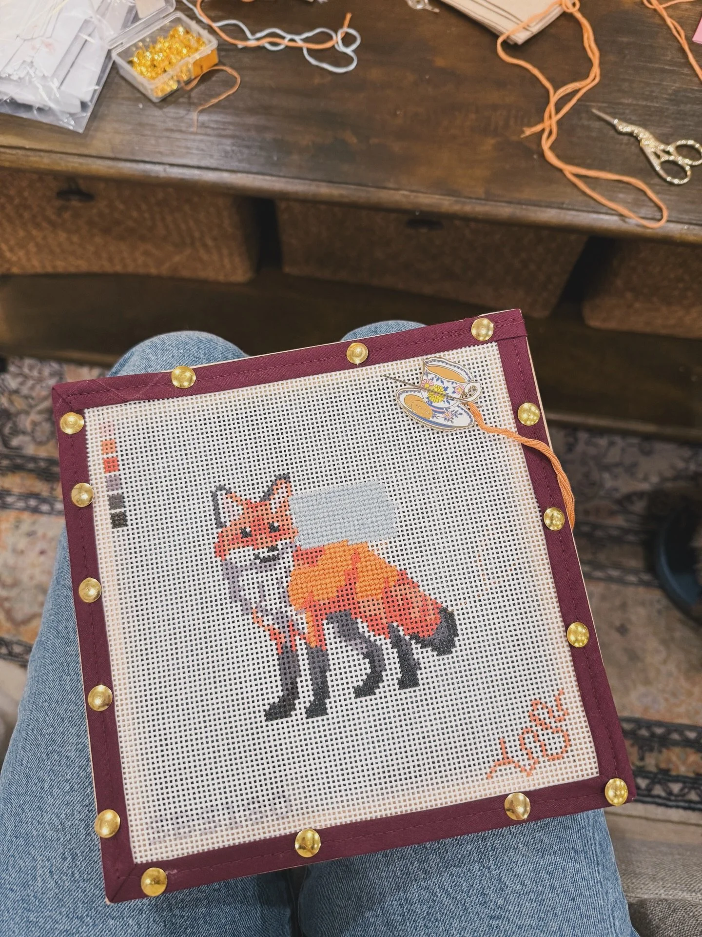 📷 week 03/52 

1) Attempting to teach myself to needlepoint and enjoying being genuinely bad at something as I learn 2) sister shopping 3) straight to the perfume counters 4) 🍓 5) Finding my old iPhone made me surprisingly emotional 6) current make