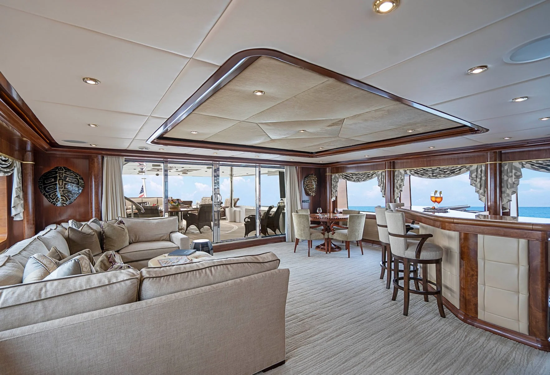 luxury-charter-yacht-aqausition-skylounge (1).jpg