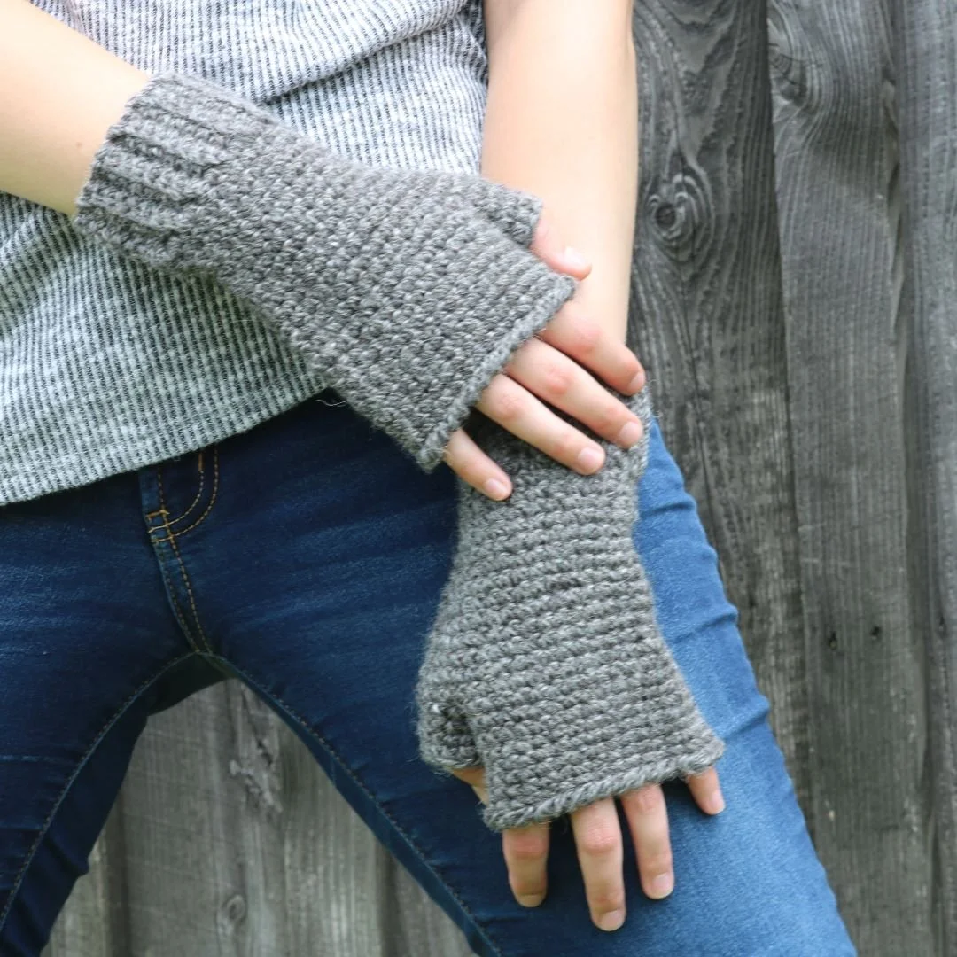 Beginner Crochet Fingerless Gloves Class 1 of 3