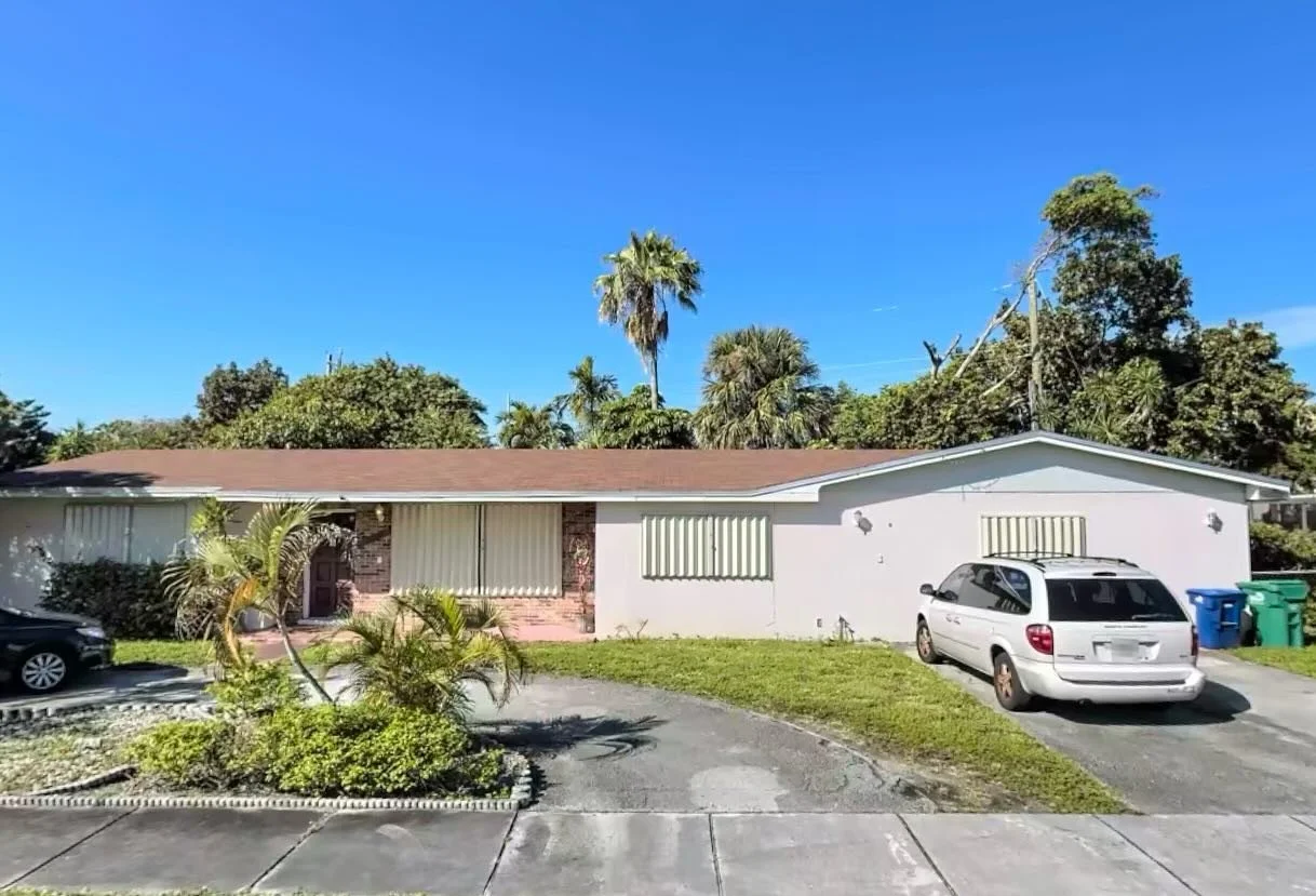 Miami, FL 33169

Price: $459,000

Bedrooms: 4
Baths: 2
Living: 2,164 SF
Lot: 9,025 SF
Notes: Interior need minor updating. CBS structure. Pool
.
.
.

#miamirealestate #southfloridarealestate #miami #broward #palmbeach #westpalmbeach #ftlauderdale #pe