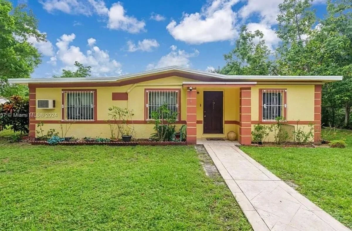 North Miami, 33168

Price: $430,000

Bedrooms: 3
Baths: 2
Living: 1,568 SF
Lot: 8,600 SF
Year: 1950
Notes: CBS structure. Needs updates. Roof done in 2020, desirable corner lot
.
.
.

#miamirealestate #southfloridarealestate #miami #broward #palmbeac
