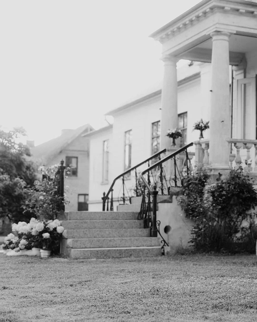 Skjult midt i Lollands landskab ligger Agerup Gods&ndash; et historisk sted med plads til de store &oslash;jeblikke og de vigtige samtaler.

Her skaber vi rammerne for alt fra uforglemmelige bryllupper til n&aelig;rv&aelig;rende off-sites for virksom