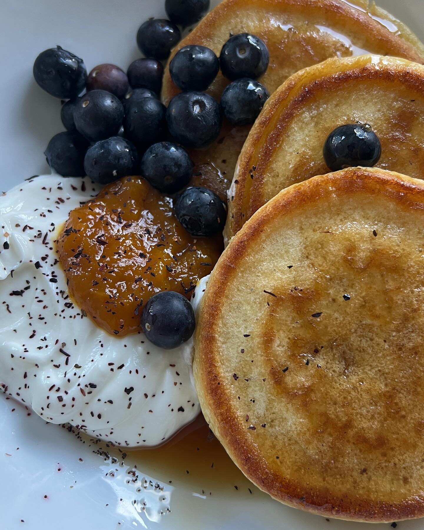 Where the wild things are ✨

1. Gluten free pancakes, Greek yoghurt, blueberries, mango pur&eacute;e, hibiscus
2. Crispy basa tacos, a lovely slaw with elderflower vinegar &amp; Sicilian orange salt 
3. Gluten free toast with guava jam &amp; salted b