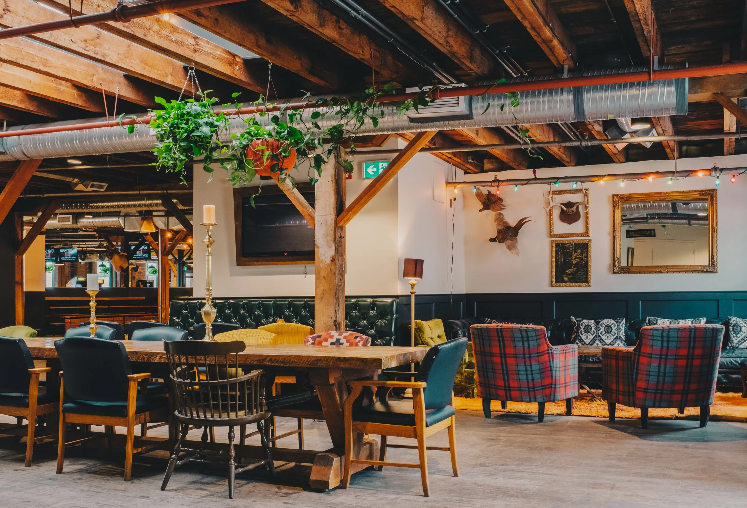 UPSTAIRS EATERY