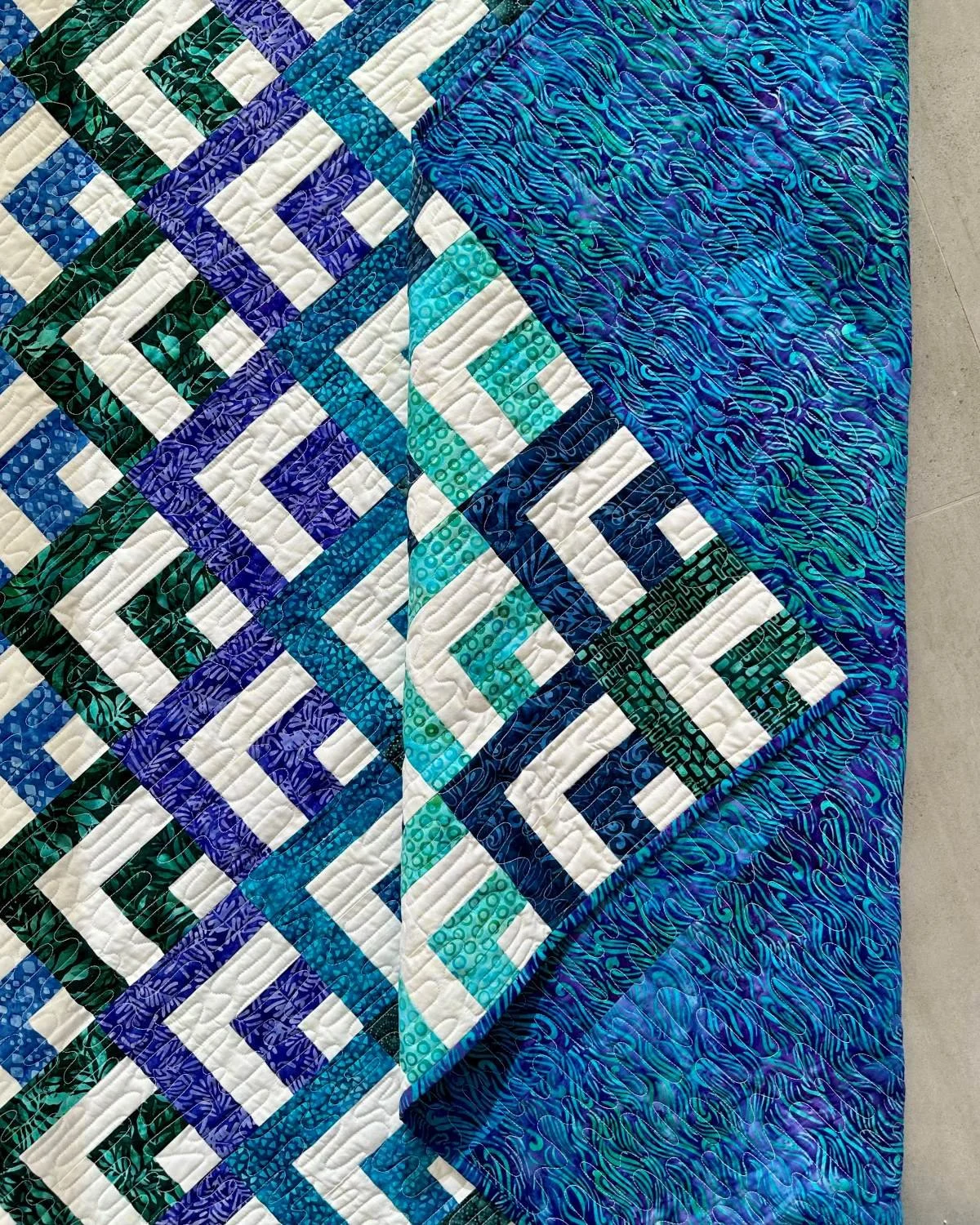 Quarter Log Cabin quilt detail