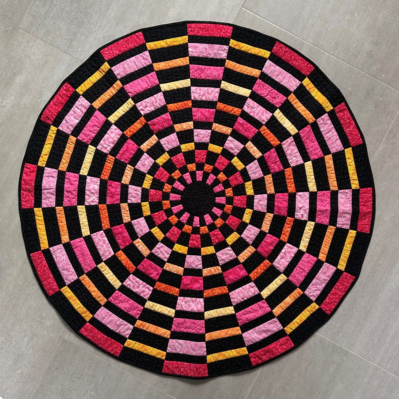 Round wedge quilt