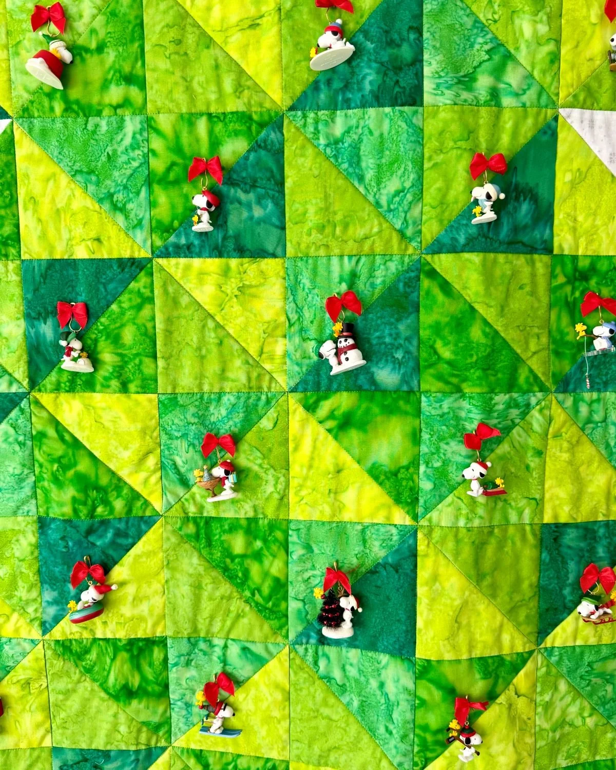 Christmas tree quilt with ornaments detail