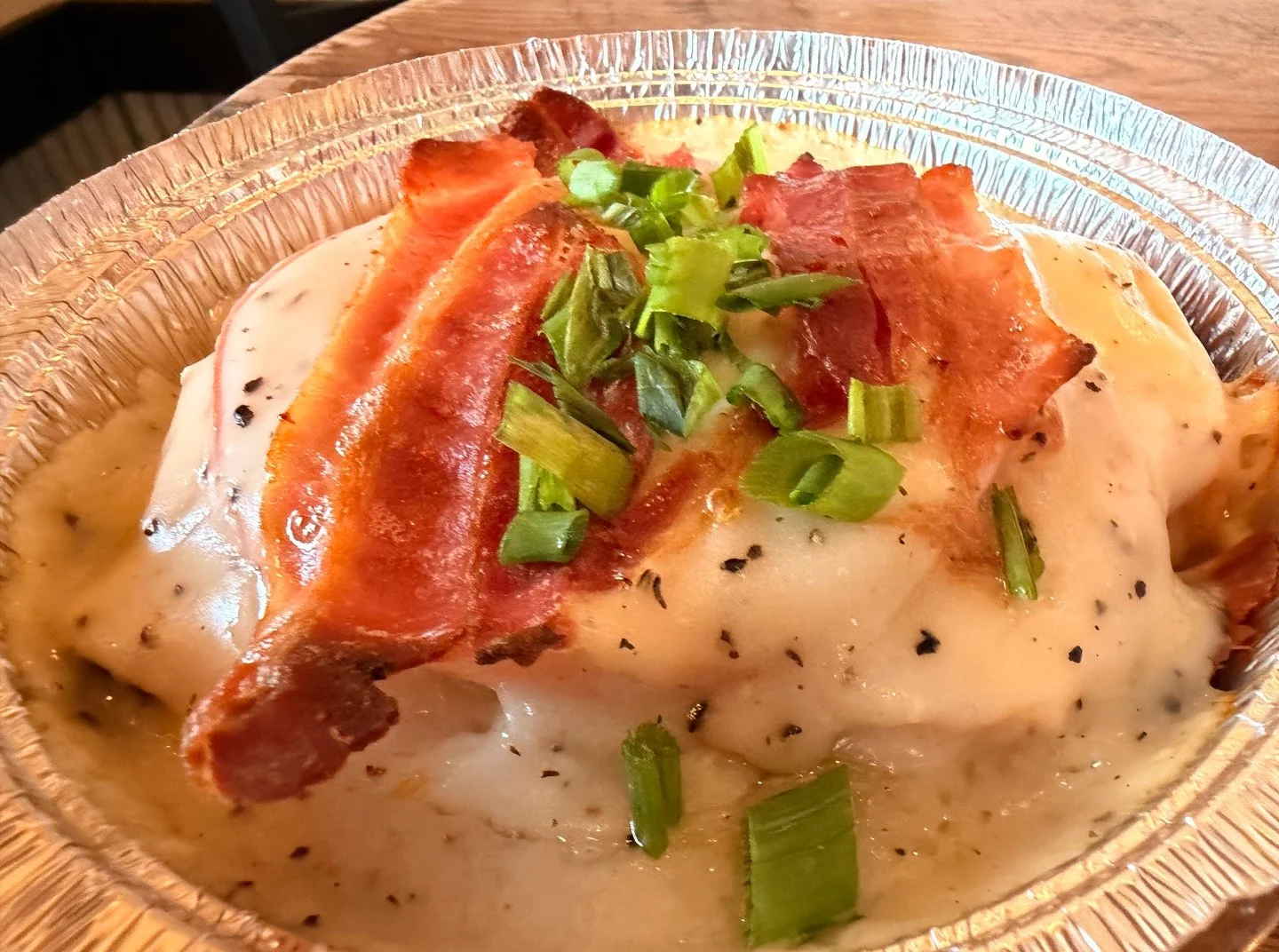 KENTUCKY HOT BROWN 🐴

Smoked turkey, tomato, bacon and sauce Mornay. 

Stop by this weekend! ⏰

📲 Order online: 
https://order.toasttab.com/online/cockeye-bbq

RUN RENEGADE RUN! 🐎

#clotheslinespecials #kentuckyhotbrown #morethanbbq