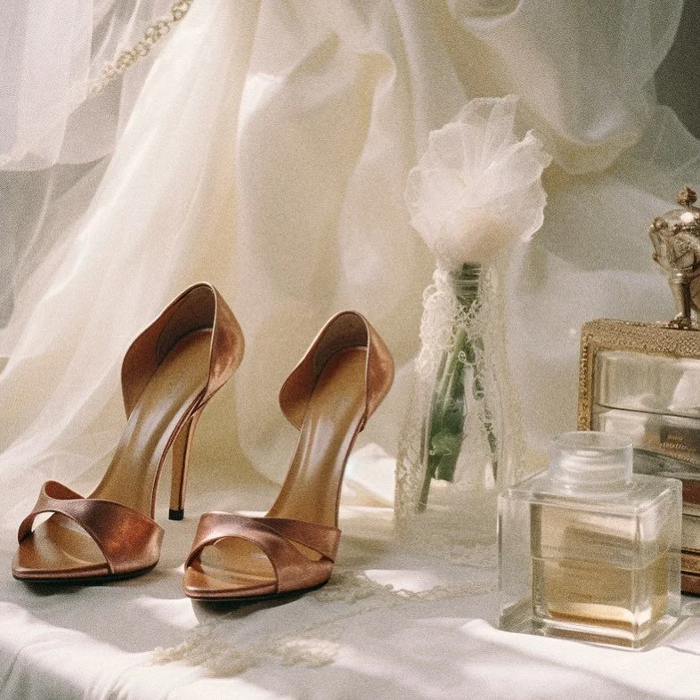 From the veil to the shoes 🖤

#weddingphotography #weddingfilmmaker #weddinginspo