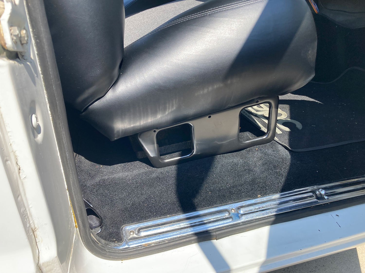 IMG_9218_SeatFrameBrackets_BespokeDreamworks_COryPequin.jpg