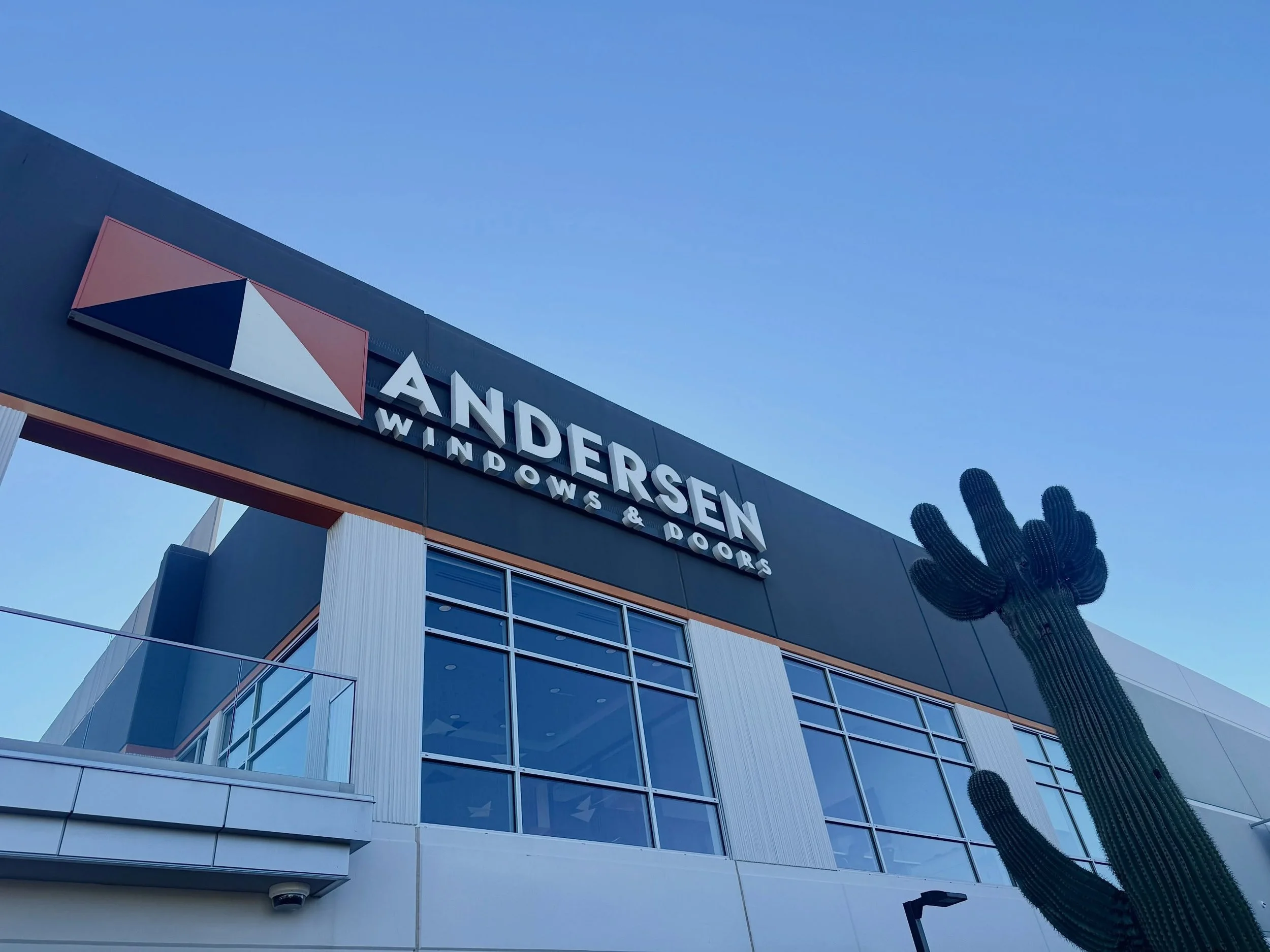 Last week, Adam had the opportunity to attend the Andersen Windows Experience in Arizona! From touring the Andersen Goodyear plant and Cardinal IG Glass plant to participating in technical information sessions, he gained valuable insight into the cra