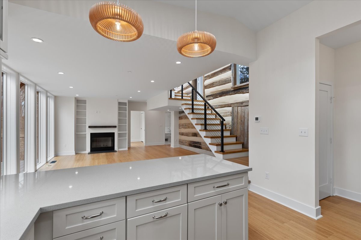 09-8600 Stevenson Rd-9.jpg