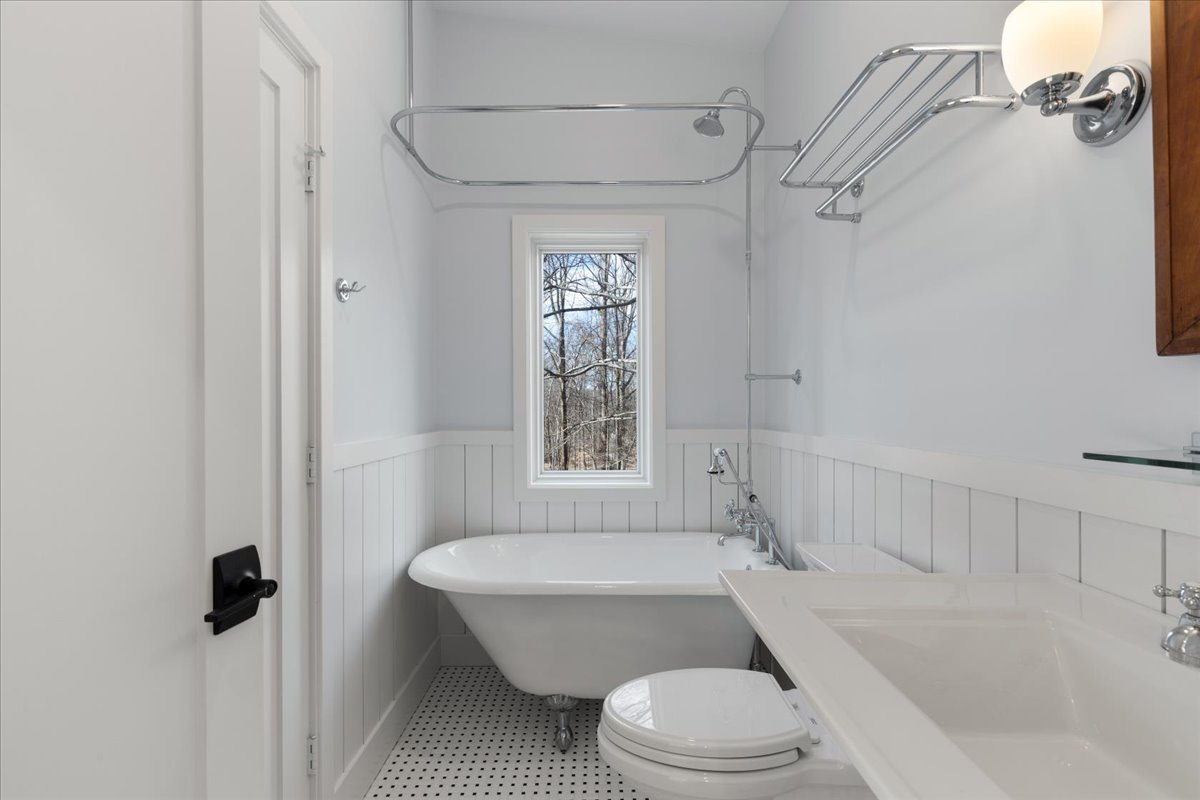 24-8600 Stevenson Rd-24.jpg