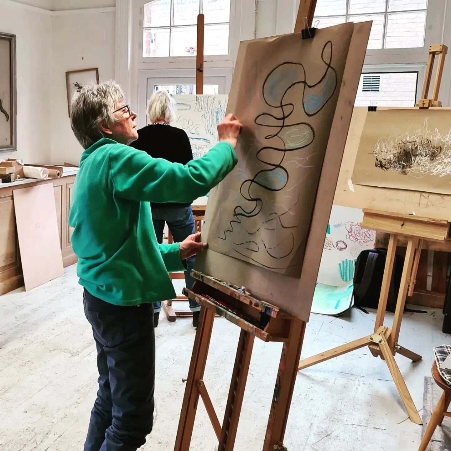 Looking to try something new or make some time to be creative in 2024? 

Join our Tuesday morning painting and drawing class. @adumbrationarts have 2 spaces available on their friendly and supportive class @ayreshousestudios. Classes start back on th