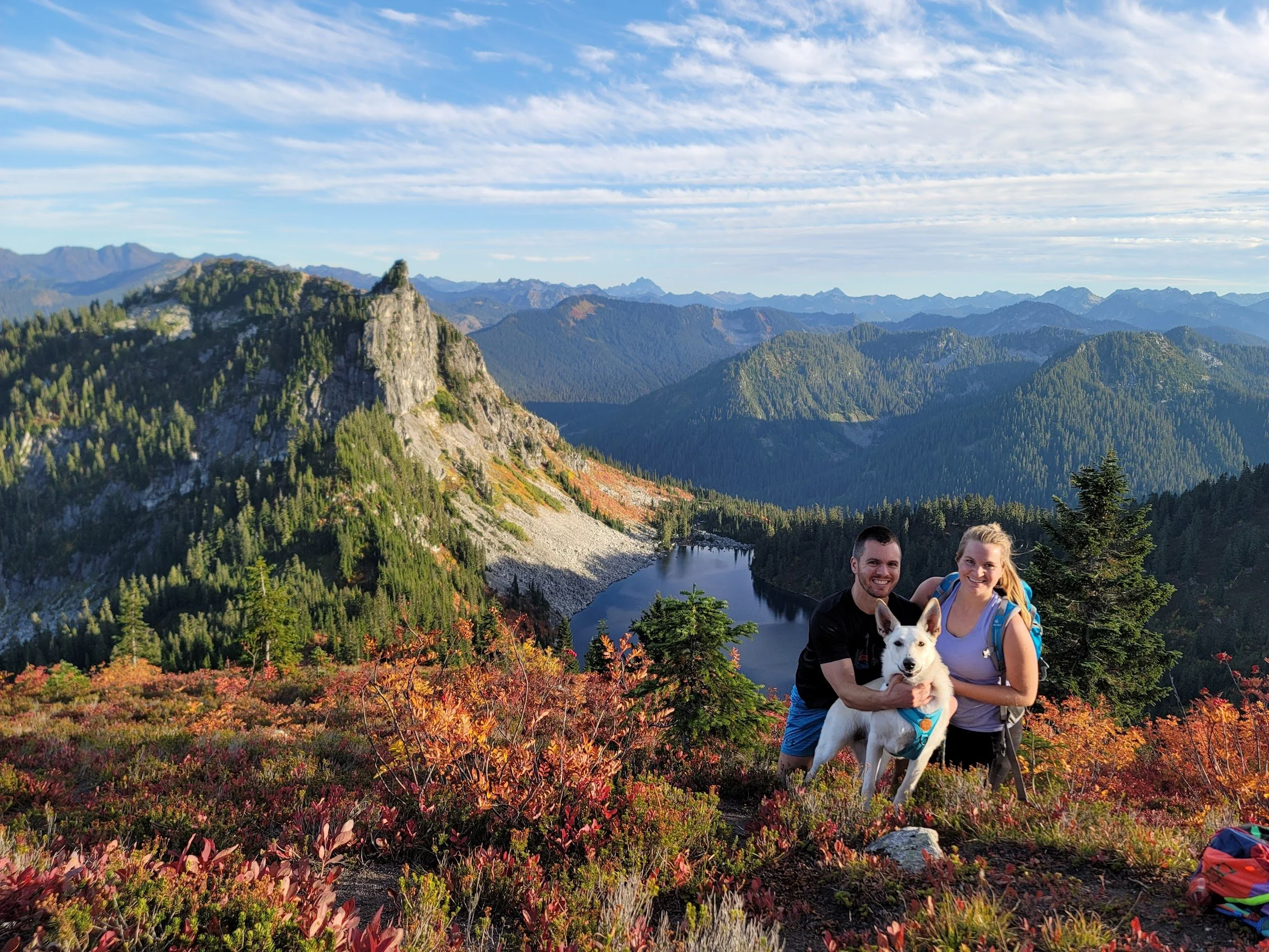 Spontaneous day hike to Lake Valhalla, Fall 2021