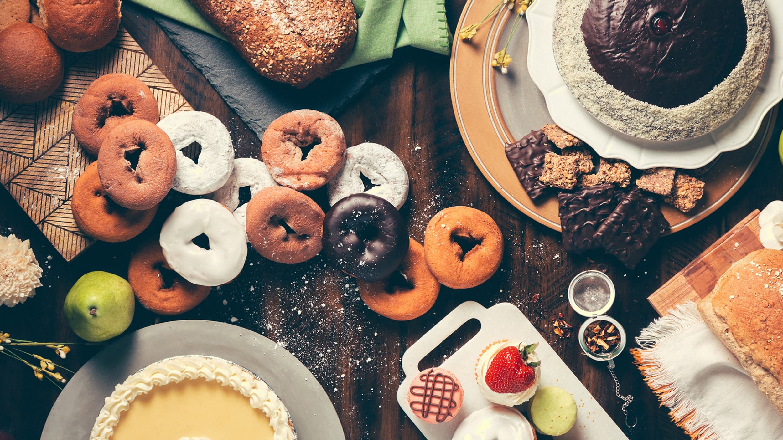 Delicious Orchards: Styled lifestyle flat lay, featuring various popular items, photo by Nick Keifer