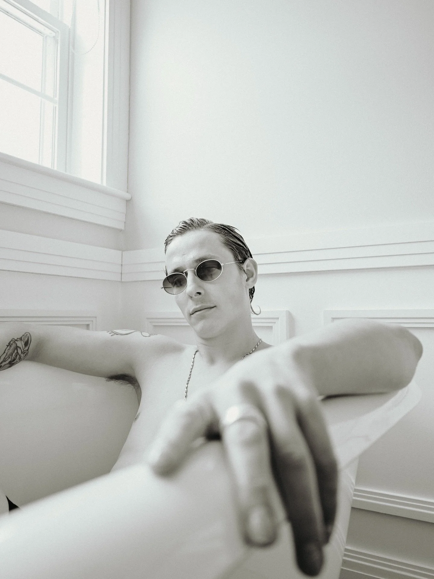 NBD just my photo on a billboard in London 😌

Shoutout to @mariakileycrawford for styling this shoot and Gunnar for showing up on this day to absolutely SERVE. 

Thanks @billboardresidencyofficial / @nancy_billboard_residency for the opportunity