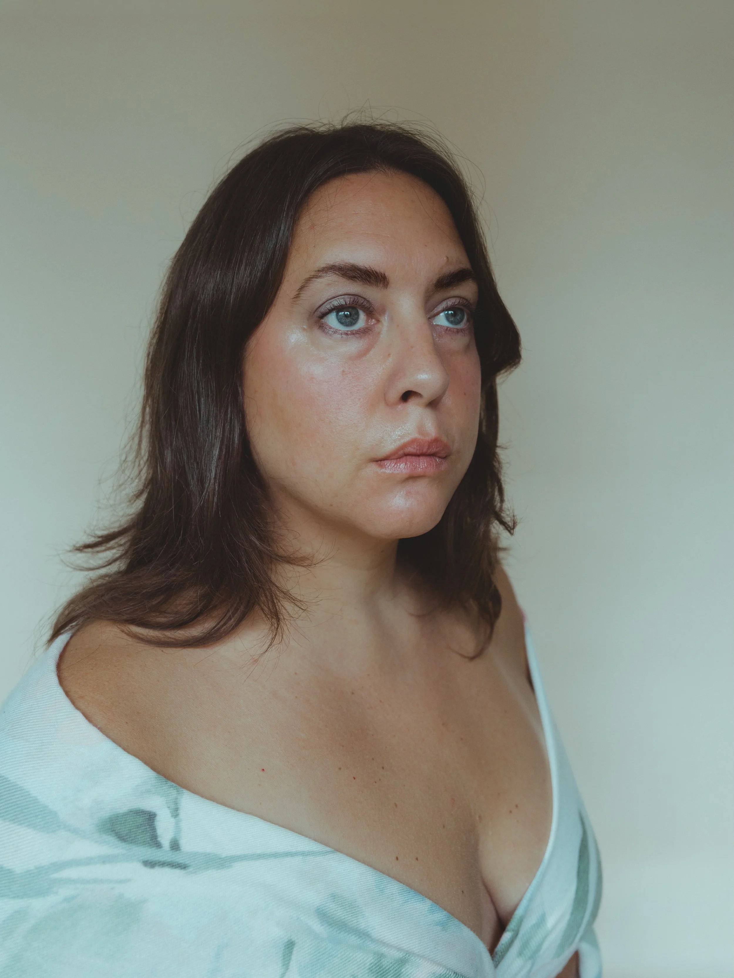 Self Portrait of the Month 14: Simple 

I had a whole vision for this month&rsquo;s self portrait. It fluttered around my mind all September, started to feel like it was haunting me rather than inspiring me. I wanted to make it happen. I most definit