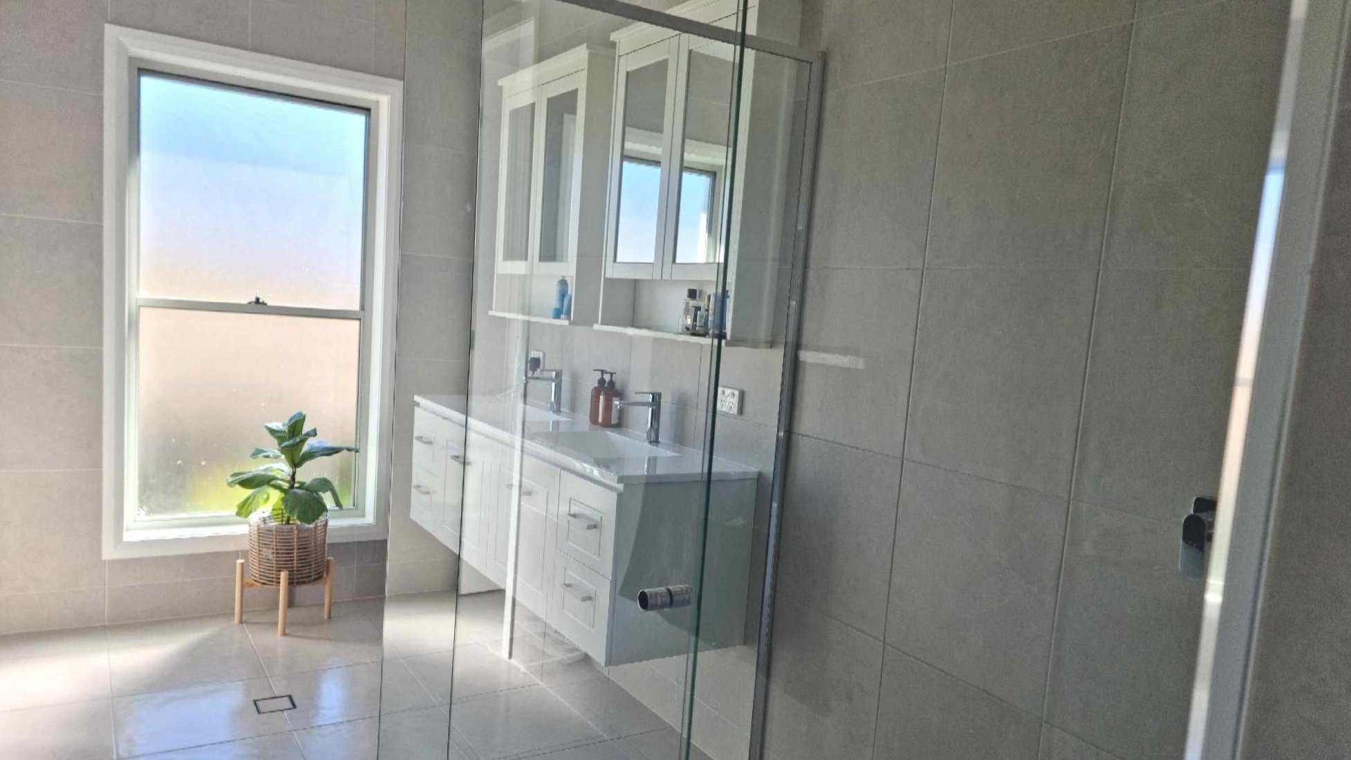 Bathroom freshly cleaned by Clean LIVin