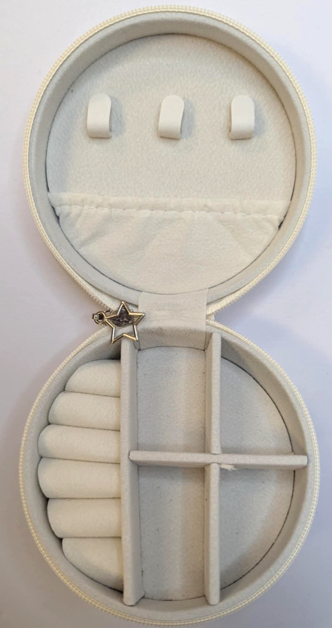 Travel+jewelry+box+round+inside.jpg