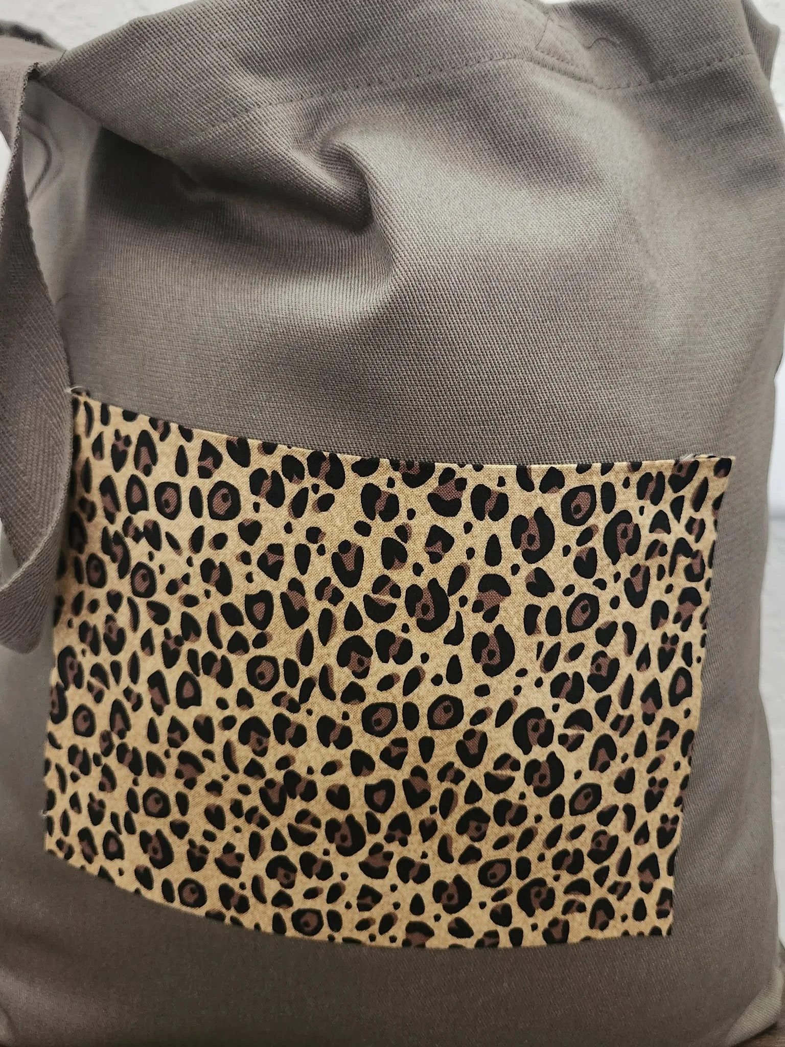 Tote back crashing out.jpg