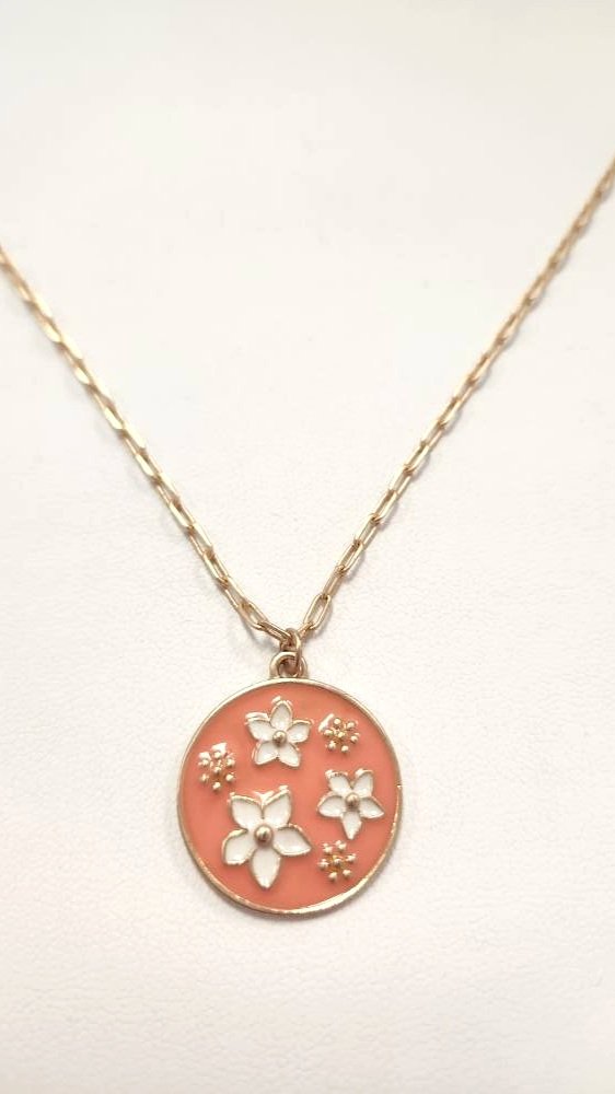 Necklace+daisy+medallion+peach.jpg