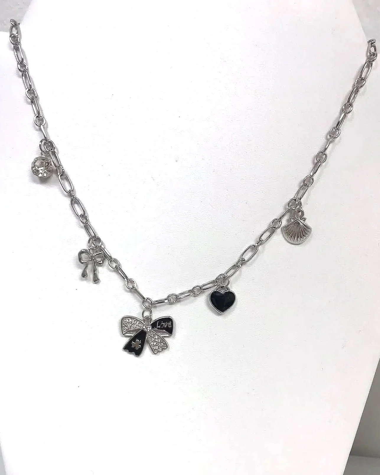 Bow+charm+necklace+blk.jpg
