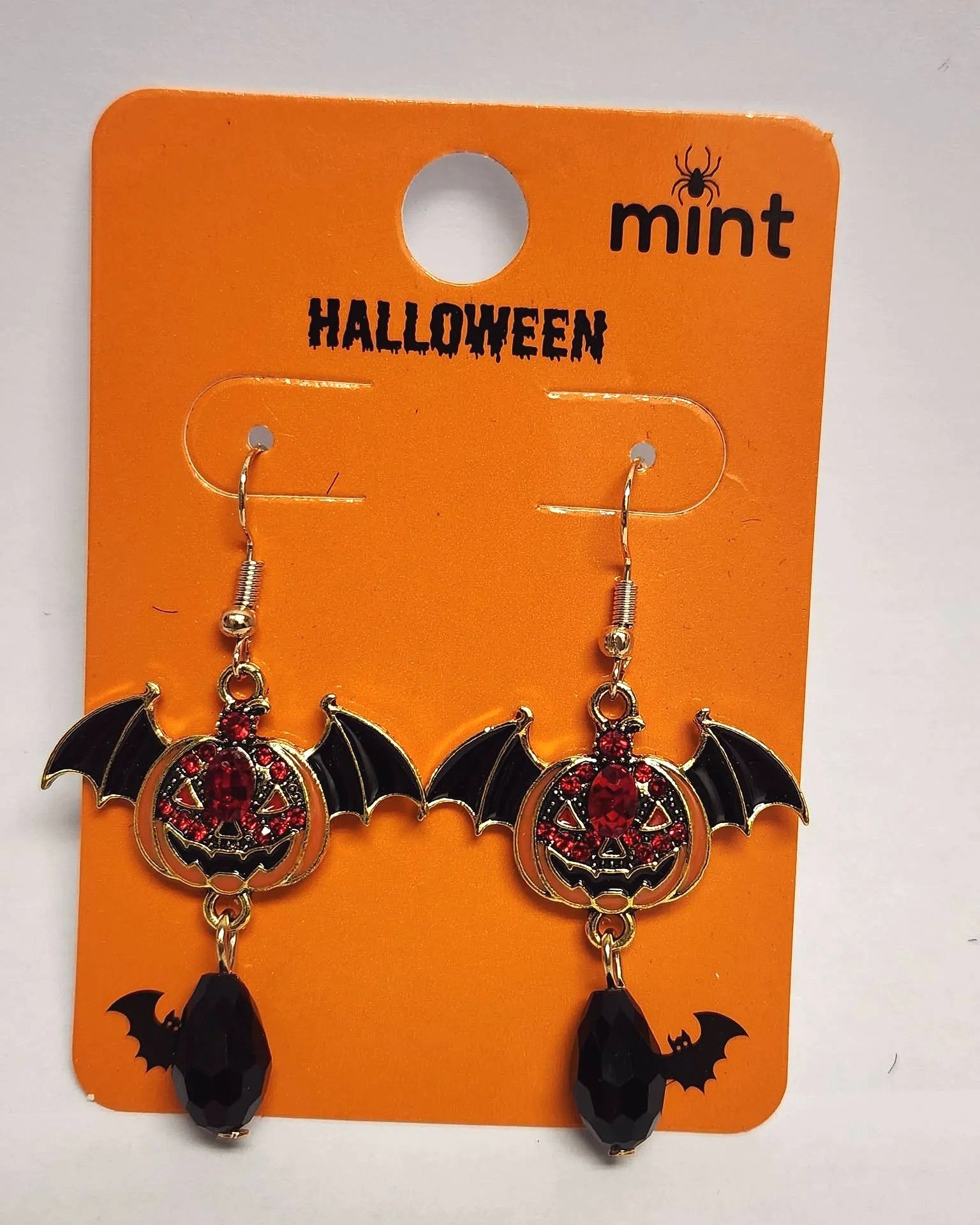 Pumpkin+bat+earrings.jpg