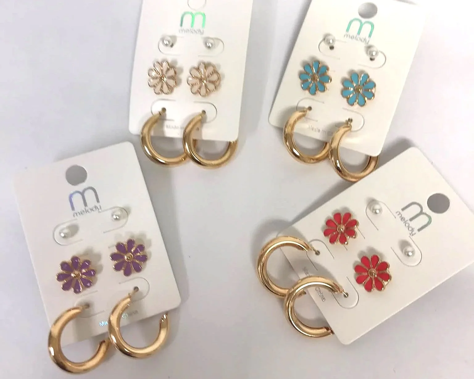 Daisies+and+hoop+earrings.jpg