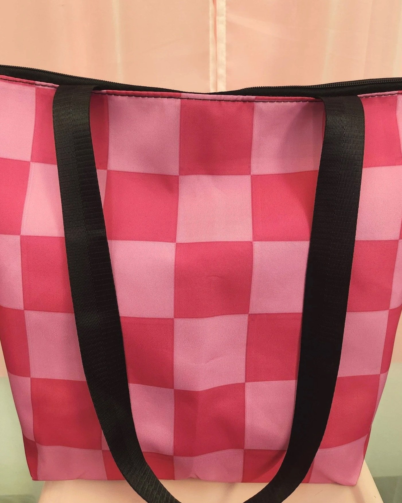 cooler+bag+pink+checker.jpg