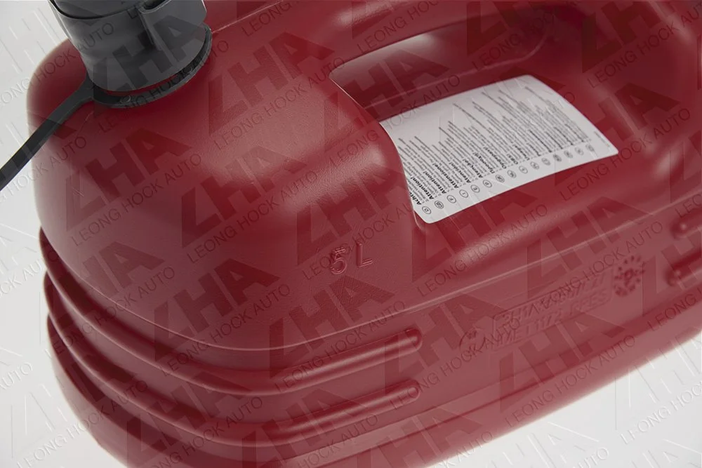Fuel Can Red 5L Close Up
