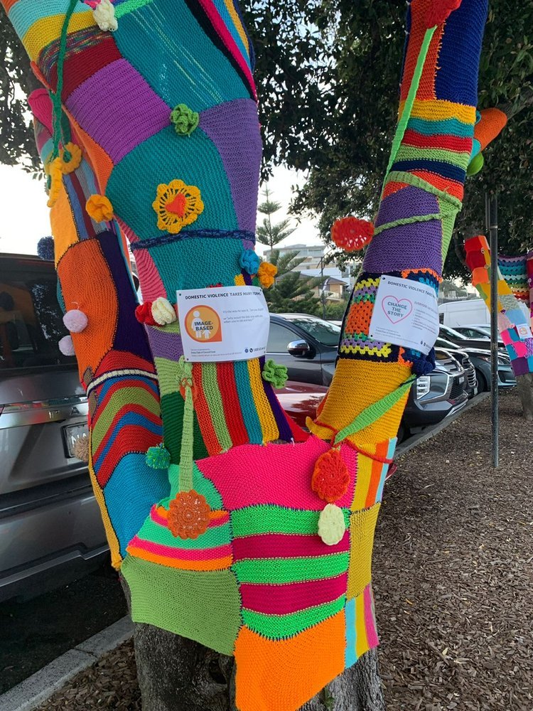 Zonta clubs NSW/ACT Yarn-bombing Circular Quay