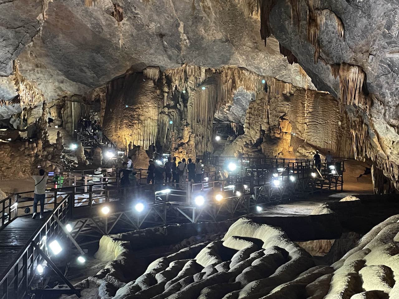 Lighting system in Paradise cave