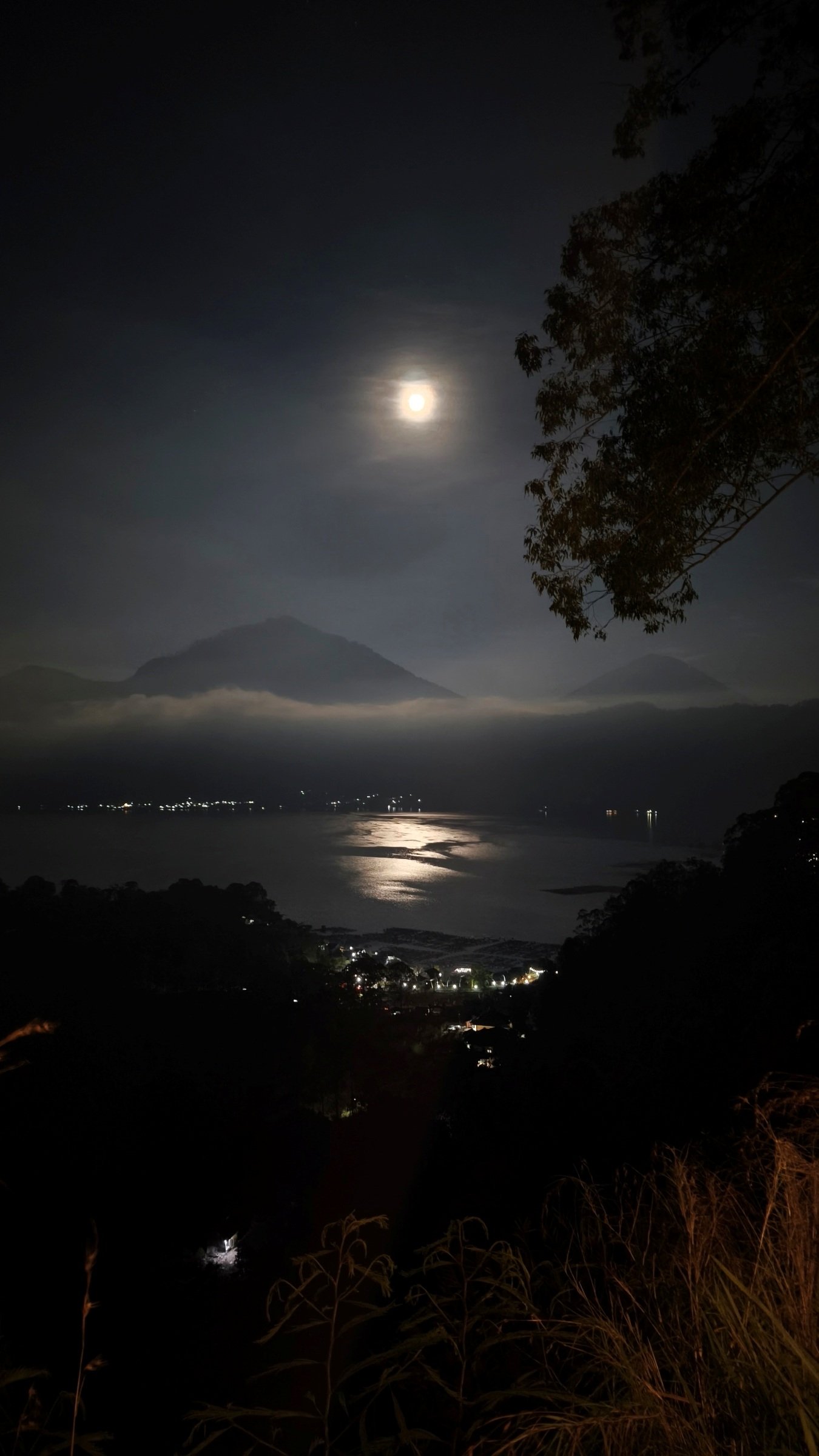 gentle-retreat-2508-day3-campfire (1b).jpg