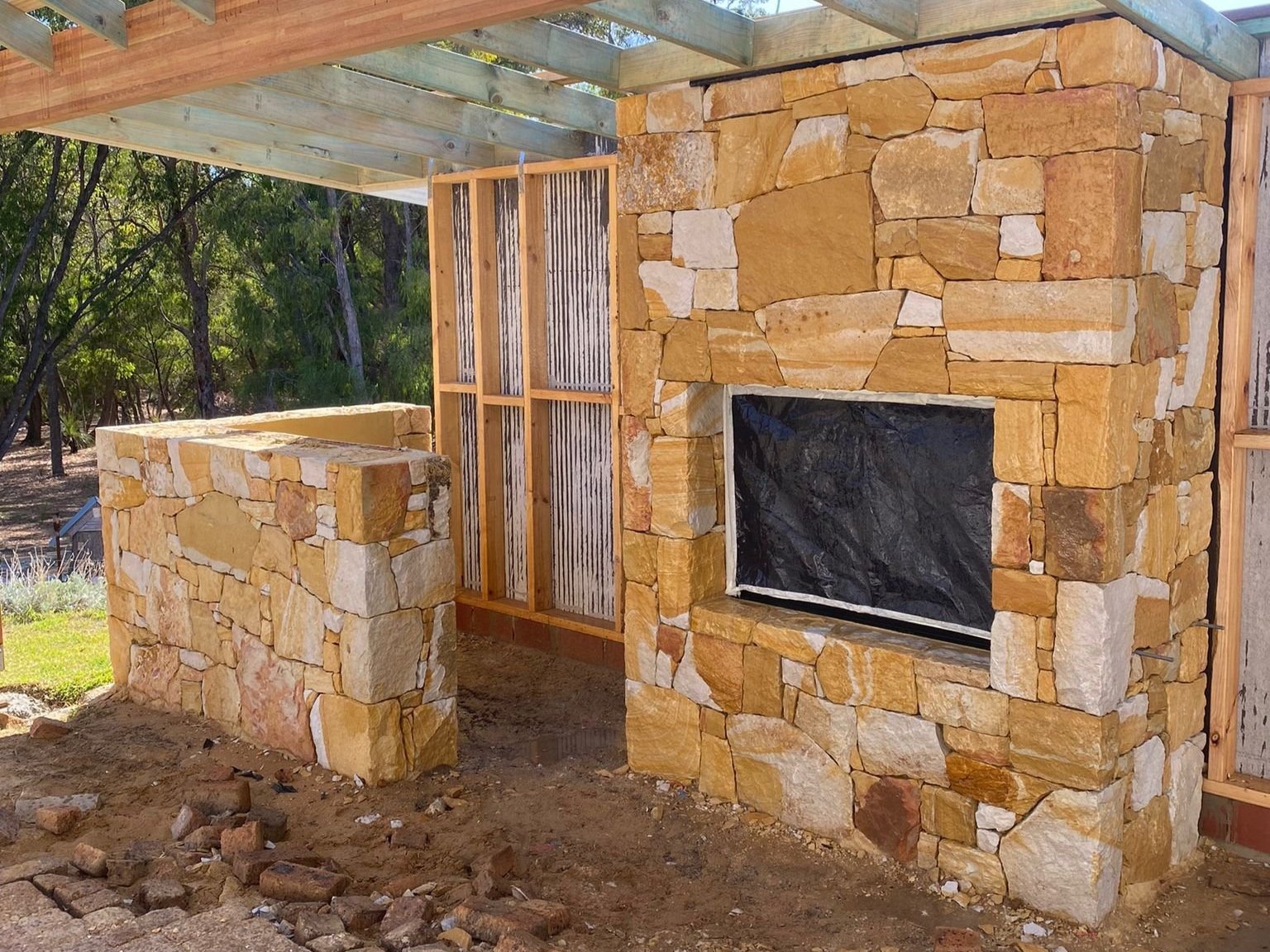 Donnybrook Sandstone outdoor entertainment area
