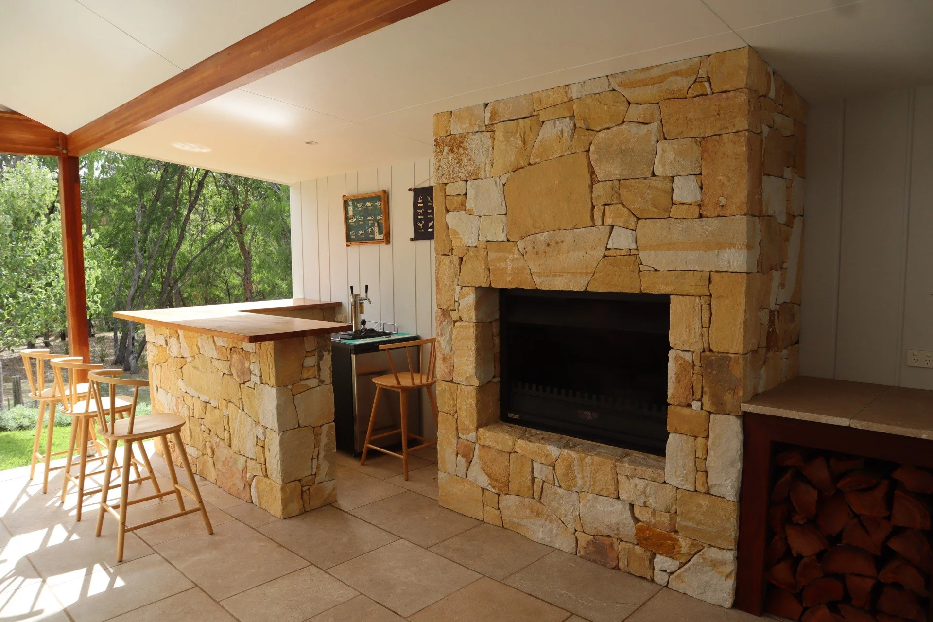 Donnybrook Sandstone outdoor entertainment area - fireplace and bar