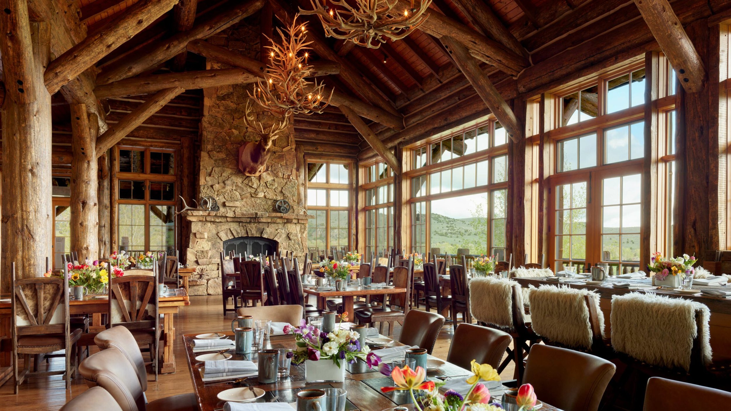 Lodge-Dining-Room.jpg