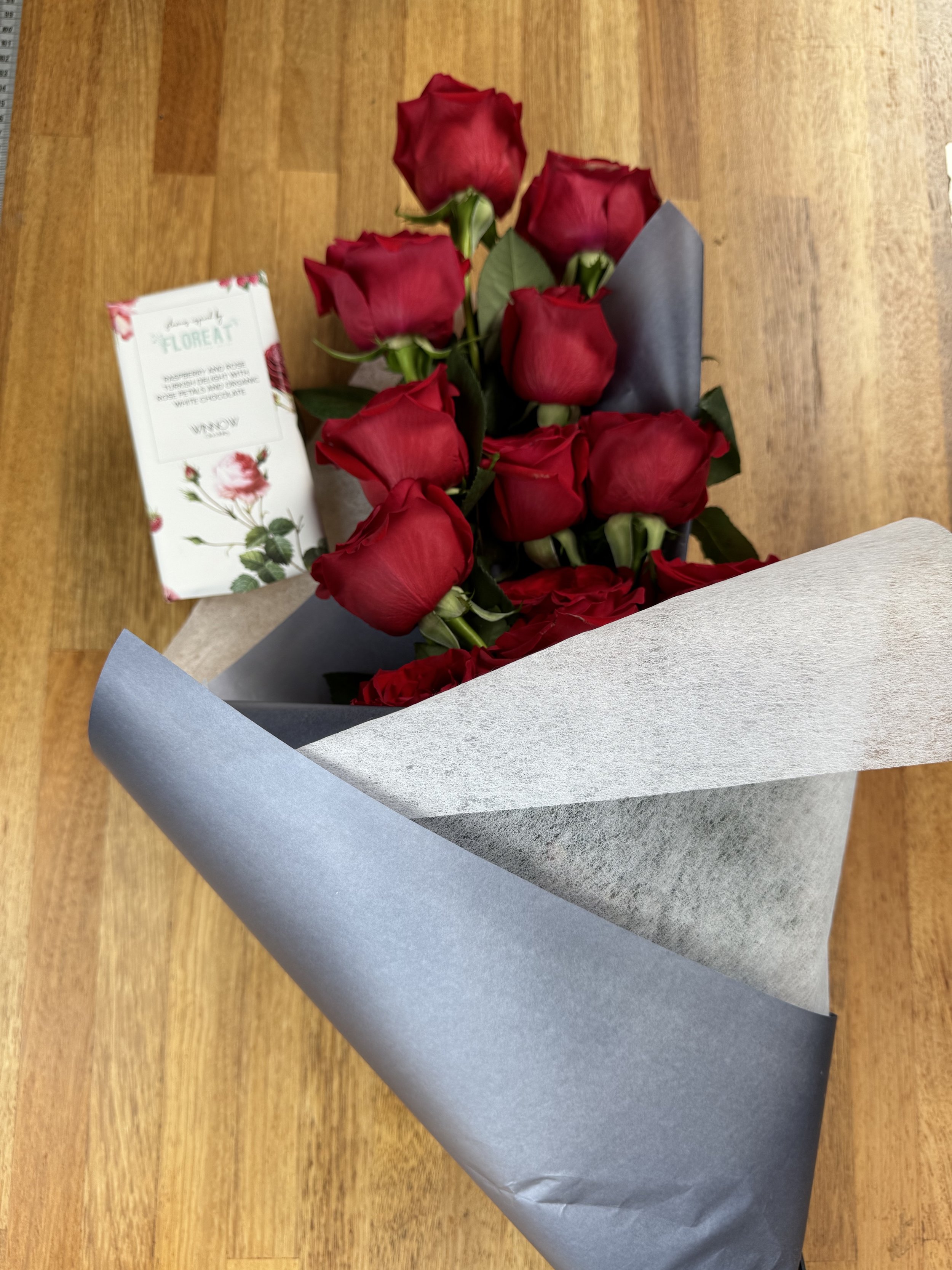 6 Long Stemmed Red Roses