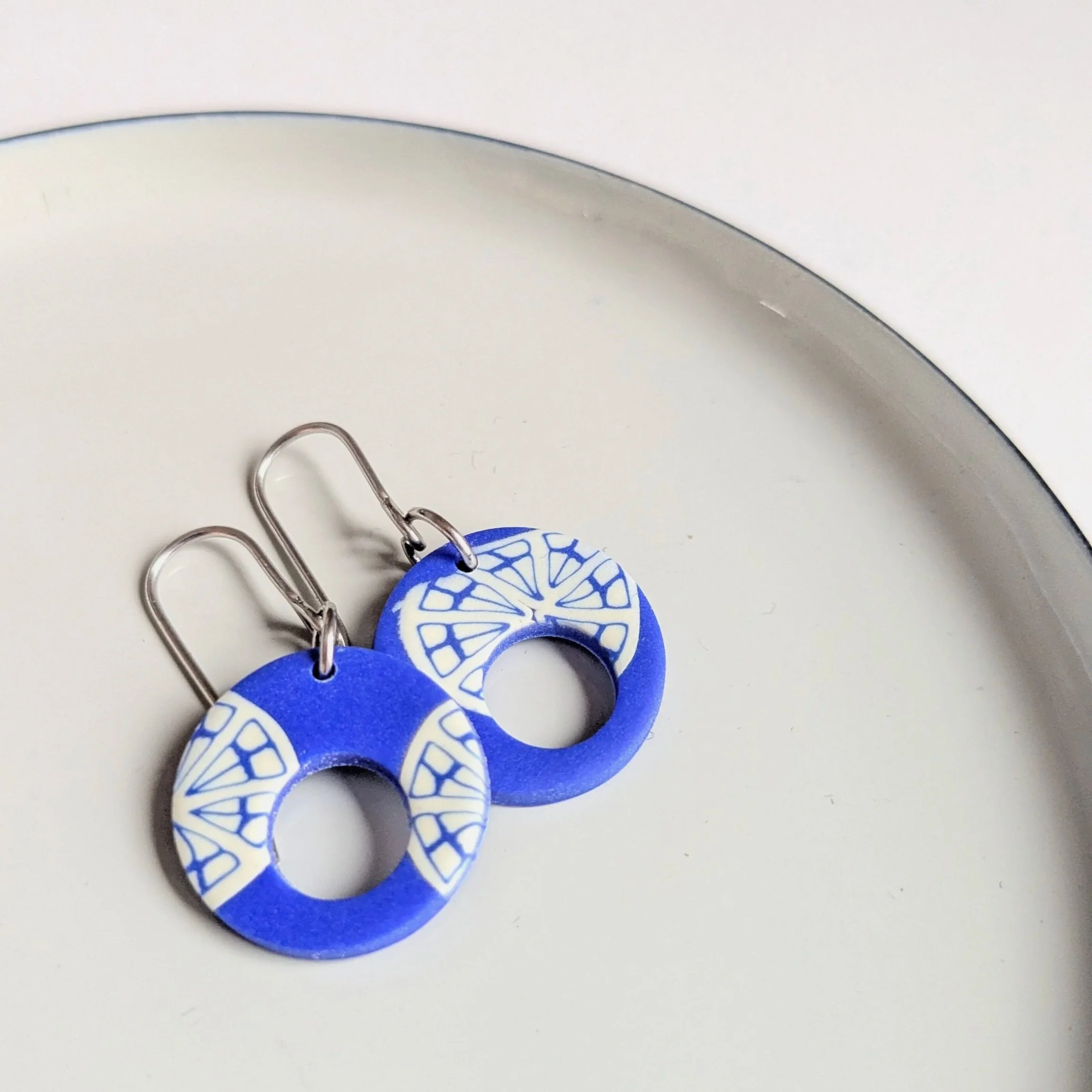 Blue round dangly  earrings