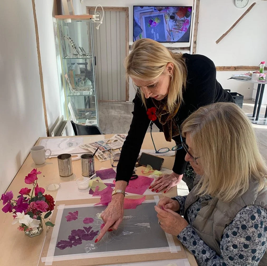 Caroline Crawford teaching art student in Wokingham