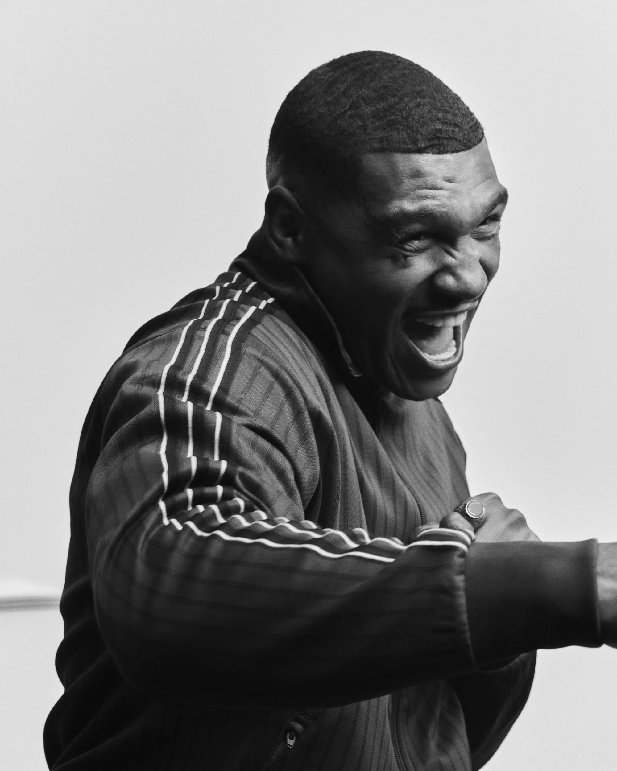 2026_02_25_ADIDAS_SUPERSTAR_BURST_02_Portrait_1426W1.jpg